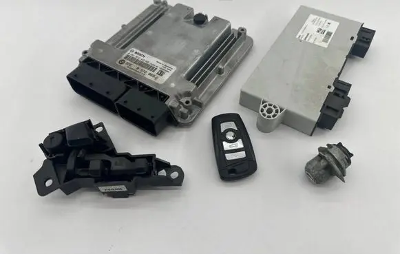 BMW 5 F10 F11 Engine ECU kit and lock set 8572869 0281019495 030056272