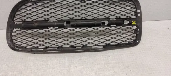 Volkswagen Touareg I Front bumper lower grill 7L6853665
