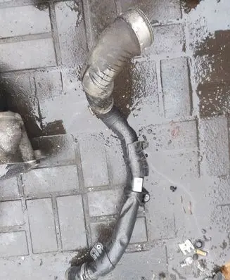 Volkswagen Golf VI Intercooler hose/pipe 1K0145762FS