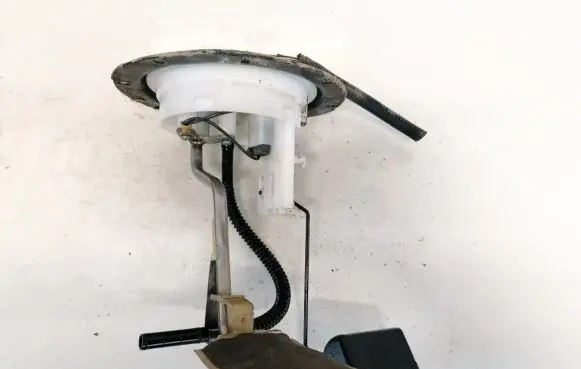 Toyota Previa (XR30, XR40) II Fuel level sensor 