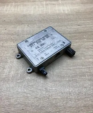 Mercedes-Benz E W211 Aerial antenna amplifier 2118200885