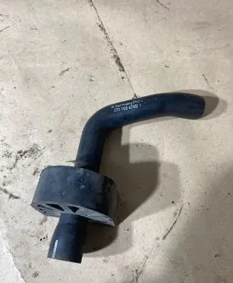Volkswagen Transporter - Caravelle T5 Breather hose/pipe 070103474B