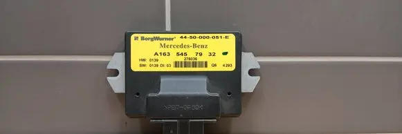 Mercedes-Benz ML W163 Transfer box differential control unit A1635457932 4450000051E 276036