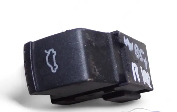 Volkswagen PASSAT B5.5 Tailgate opening switch 1J0959831A