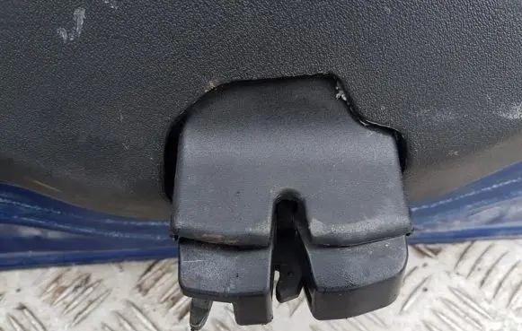 Fiat Punto (188) Tailgate/trunk/boot lock/catch/latch