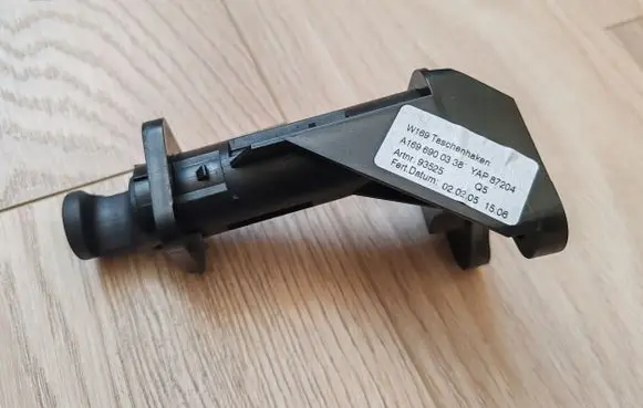 Mercedes-Benz A W169 Tie down hook / loop A1696900338