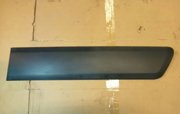 Rear door trim (molding)