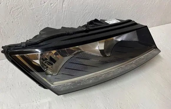 Skoda Fabia Mk3 (NJ) Headlight/headlamp 6V1941016D