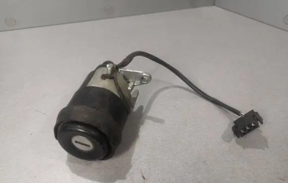 Audi A6 S6 C4 4A Tailgate exterior lock 