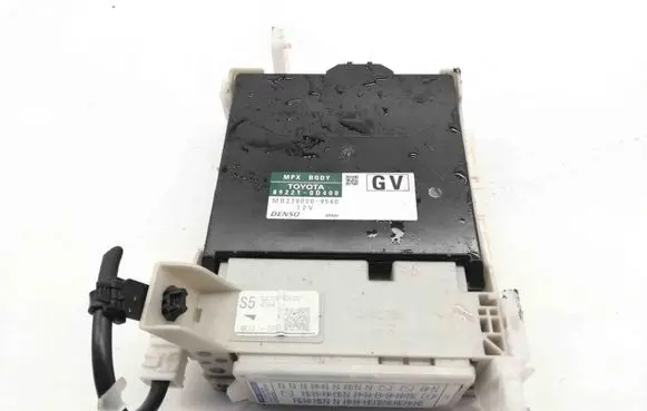Toyota Yaris Central body control module 892210D400