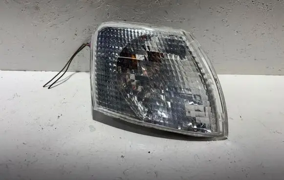 Volkswagen PASSAT B5 Front indicator light 185103B 12222010