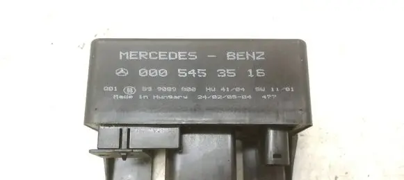Mercedes-Benz E W211 Glow plug pre-heat relay 0005453516 899089000