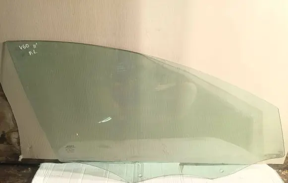 Volvo V60 Front door window glass four-door
