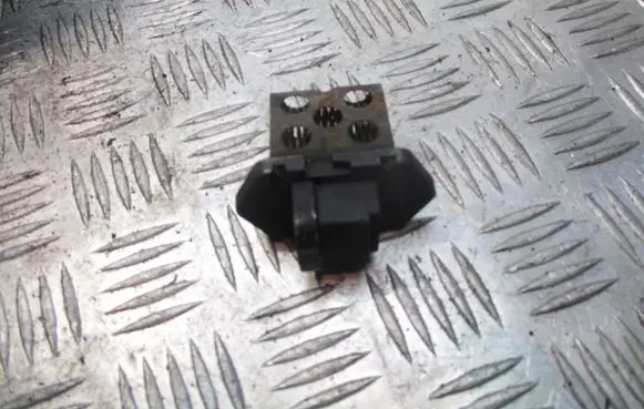 Renault Megane II Coolant fan relay 7700432632