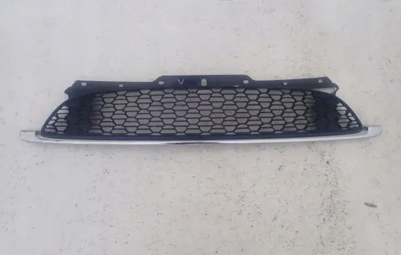 Mini One - Cooper R50 - 53 Front bumper upper radiator grill 12758910