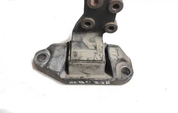 Volvo XC90 Engine mount bracket 30793797