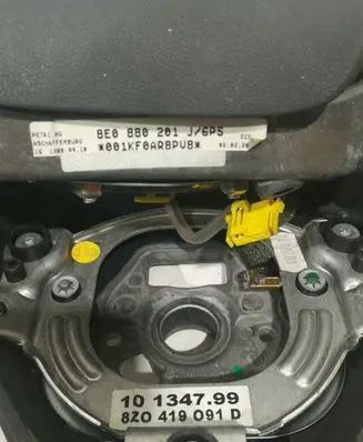 Audi A3 S3 8P Steering wheel 820419091D 8E0880201J