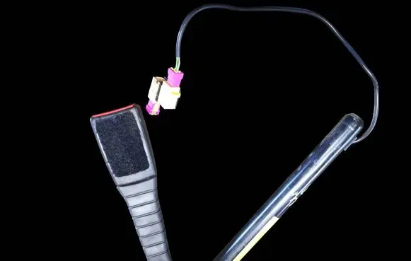 Opel Vectra C Front seatbelt buckle 13127943F E9053043824