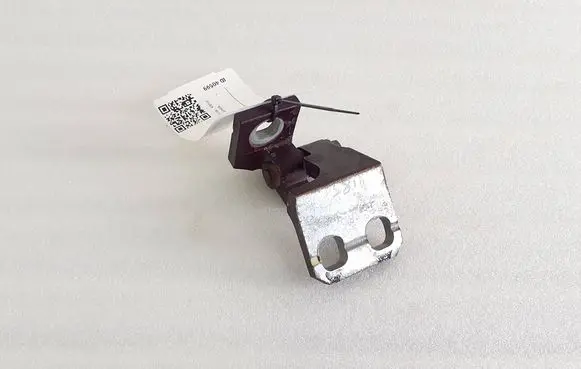 Maserati Levante Front door upper hinge A048903