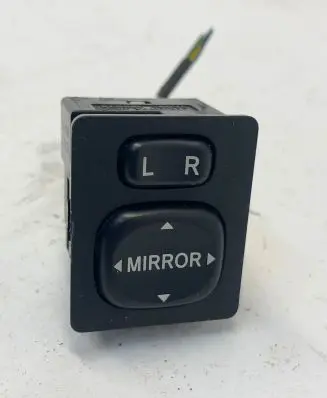 Toyota Corolla Verso AR10 Wing mirror switch 769746F 183574