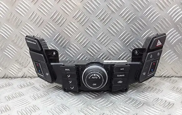 Hyundai i40 Climate control unit 972503z900