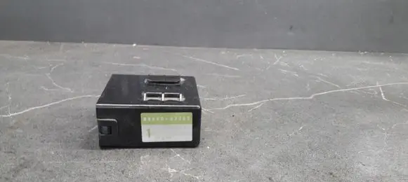 Toyota Yaris Air conditioner control unit module 88650-52100