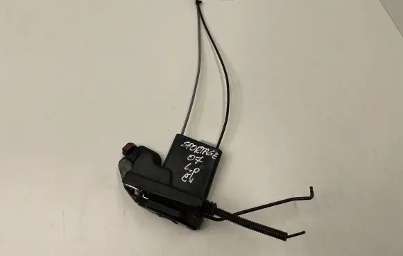 KIA Sportage Front door lock