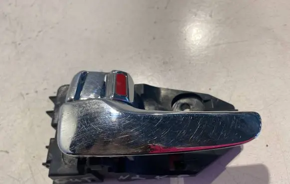 Mitsubishi Outlander Front door interior handle