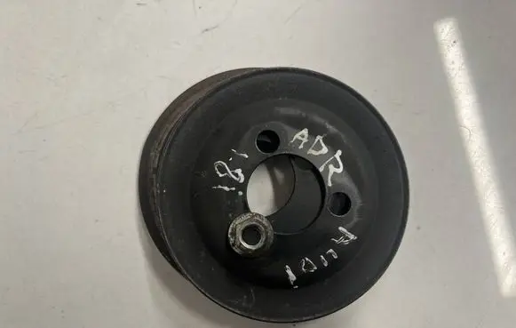 Audi A4 S4 B5 8D Water pump pulley 058121031b 0581210310c