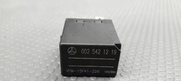 Mercedes-Benz A W168 Fuel pump relay 0025421219