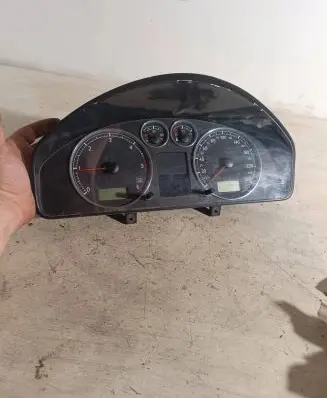 Volkswagen Sharan Speedometer (instrument cluster) 7M3920820H