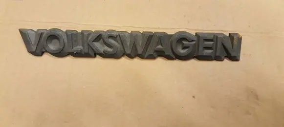 Volkswagen Golf I Manufacturers badge/model letters 321853685C