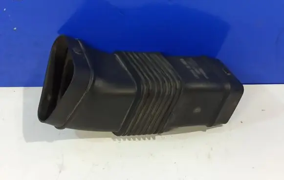 Volvo V60 Air intake hose/pipe 30671772 70368440