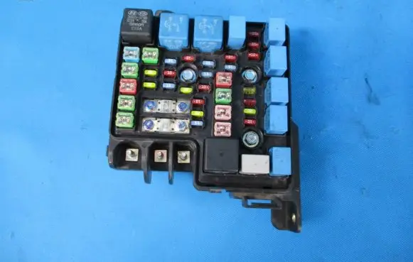 KIA Ceed Fuse module 919501H000