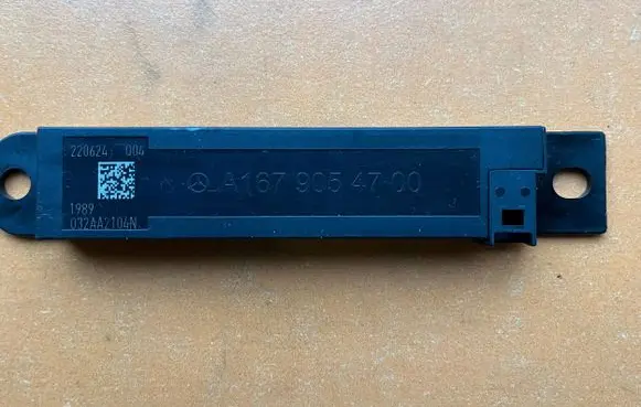 Mercedes-Benz CLA C118 X118 Keyless system antenna A1679054700