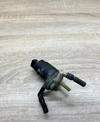 Opel Meriva A Windscreen/windshield washer pump 24439254