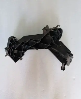 Dodge Durango Headlight/headlamp mounting bracket T913106E