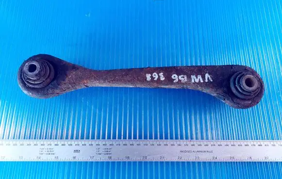 Volkswagen PASSAT B6 Front control arm 1K0501530C
