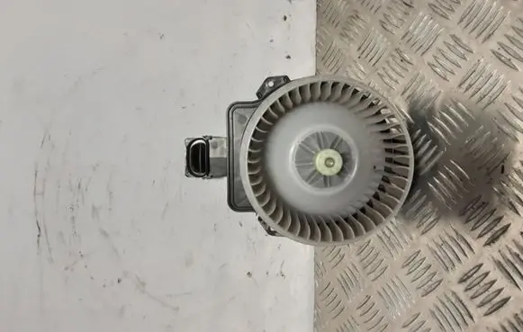 Suzuki Vitara (LY) Heater fan/blower