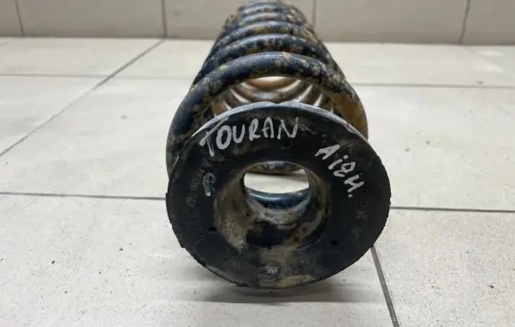 Volkswagen Touran I Rear coil spring