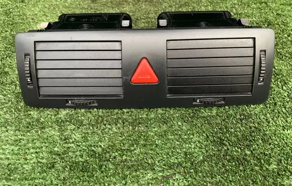 Skoda Fabia Mk1 (6Y) Dash center air vent grill 6Y0820951