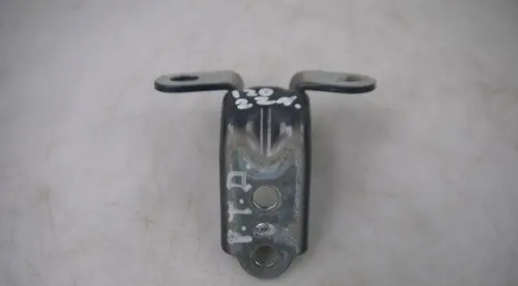Hyundai i20 (BC3 BI3) Rear door lower hinge
