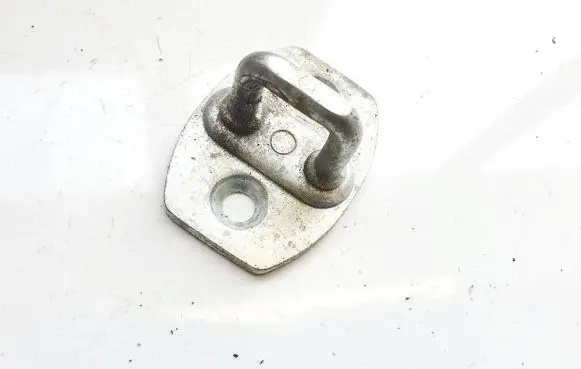 Toyota Auris 150 Front door lock loop/hook striker 