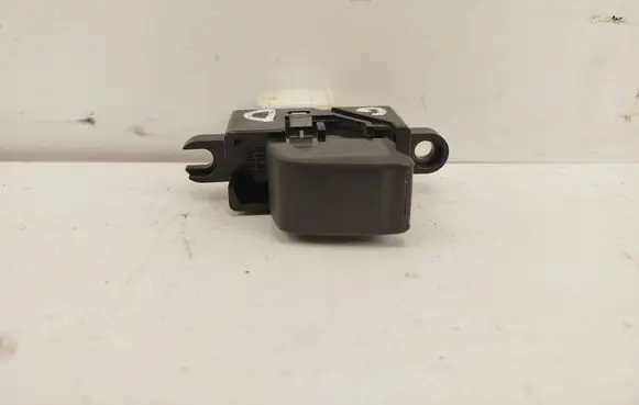Nissan Almera Tino Electric window control switch