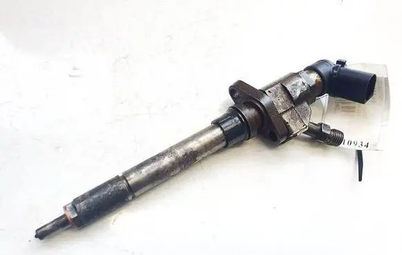 Volvo S40 Fuel injector 9657144580