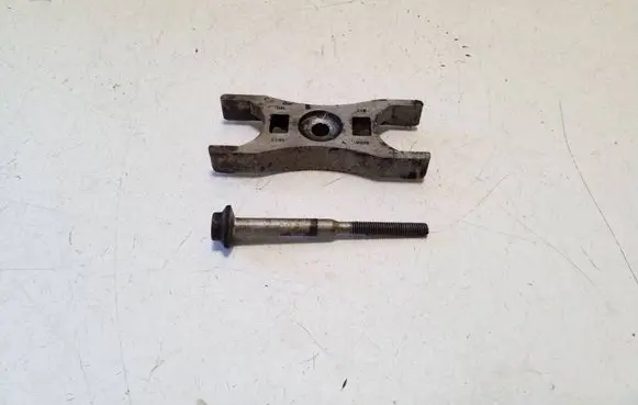 Volkswagen Crafter Fuel Injector clamp holder 04L216