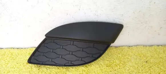 Renault Twingo II Front bumper lower grill N1361