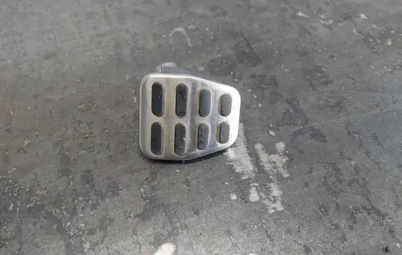 Volkswagen PASSAT B6 Clutch pedal 09832D324