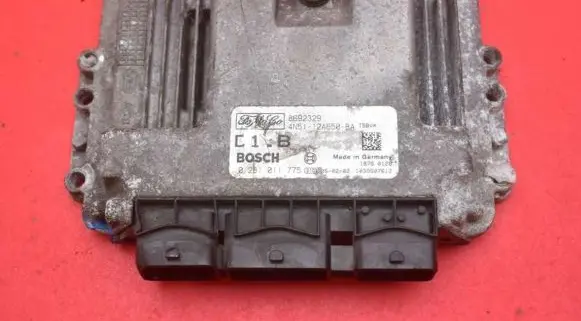 Volvo S40 Engine control unit/module ECU 8692329