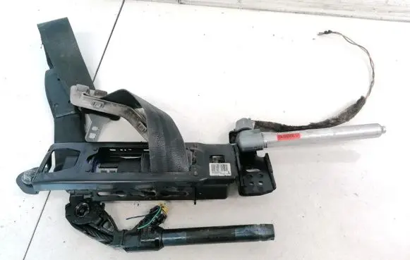 Volvo V50 Front seatbelt 3050420427